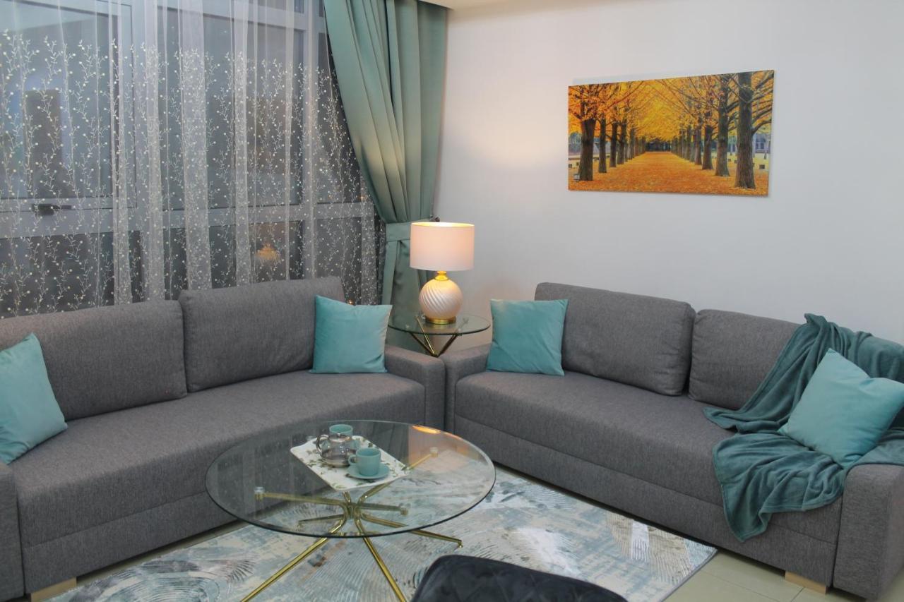 Newly Furnished One Bedroom Apartment Next To Metro & Beach In Marina Residence Dubai Luaran gambar