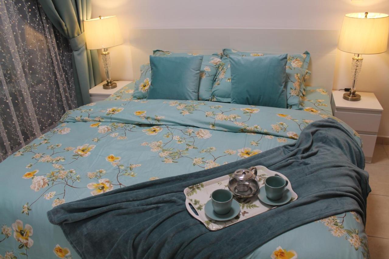 Newly Furnished One Bedroom Apartment Next To Metro & Beach In Marina Residence Dubai Luaran gambar
