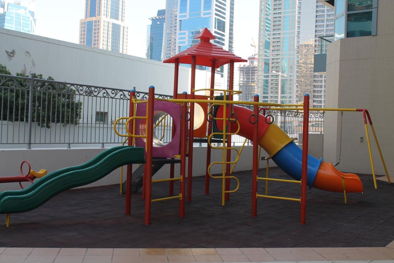 Newly Furnished One Bedroom Apartment Next To Metro & Beach In Marina Residence Dubai Luaran gambar
