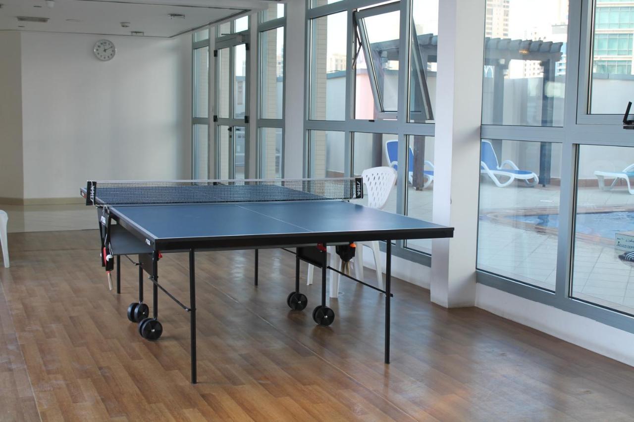 Newly Furnished One Bedroom Apartment Next To Metro & Beach In Marina Residence Dubai Luaran gambar