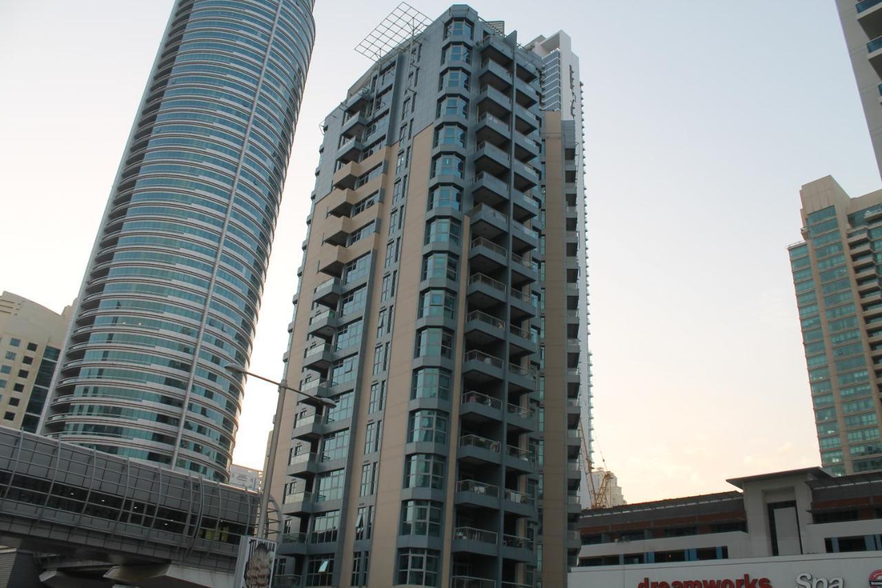 Newly Furnished One Bedroom Apartment Next To Metro & Beach In Marina Residence Dubai Luaran gambar