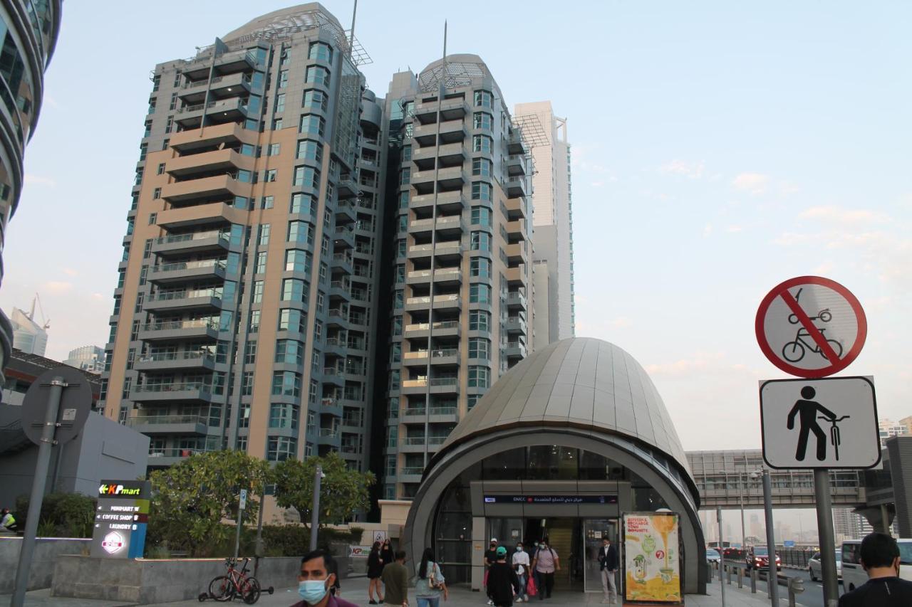 Newly Furnished One Bedroom Apartment Next To Metro & Beach In Marina Residence Dubai Luaran gambar