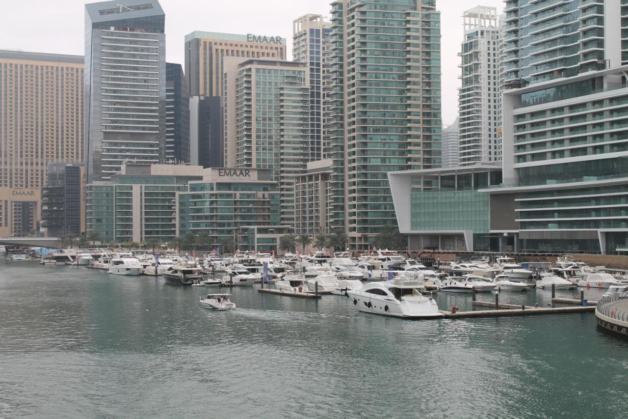 Newly Furnished One Bedroom Apartment Next To Metro & Beach In Marina Residence Dubai Luaran gambar