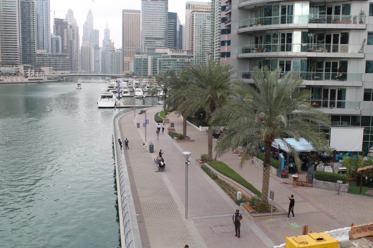 Newly Furnished One Bedroom Apartment Next To Metro & Beach In Marina Residence Dubai Luaran gambar